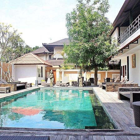 Mirah Hostel Legian Kültér fotó