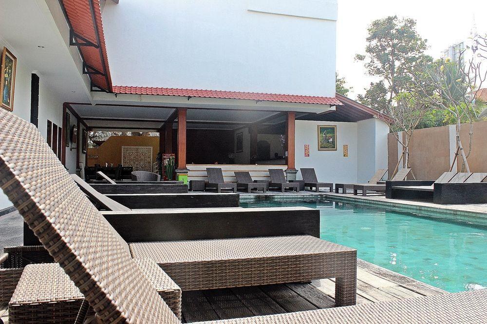 Mirah Hostel Legian Kültér fotó