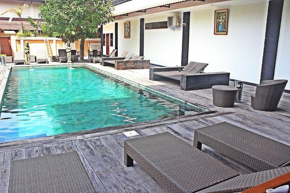 Mirah Hostel Legian Kültér fotó