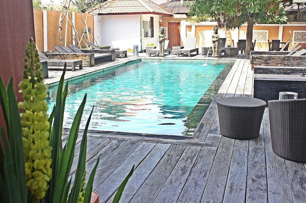 Mirah Hostel Legian Kültér fotó