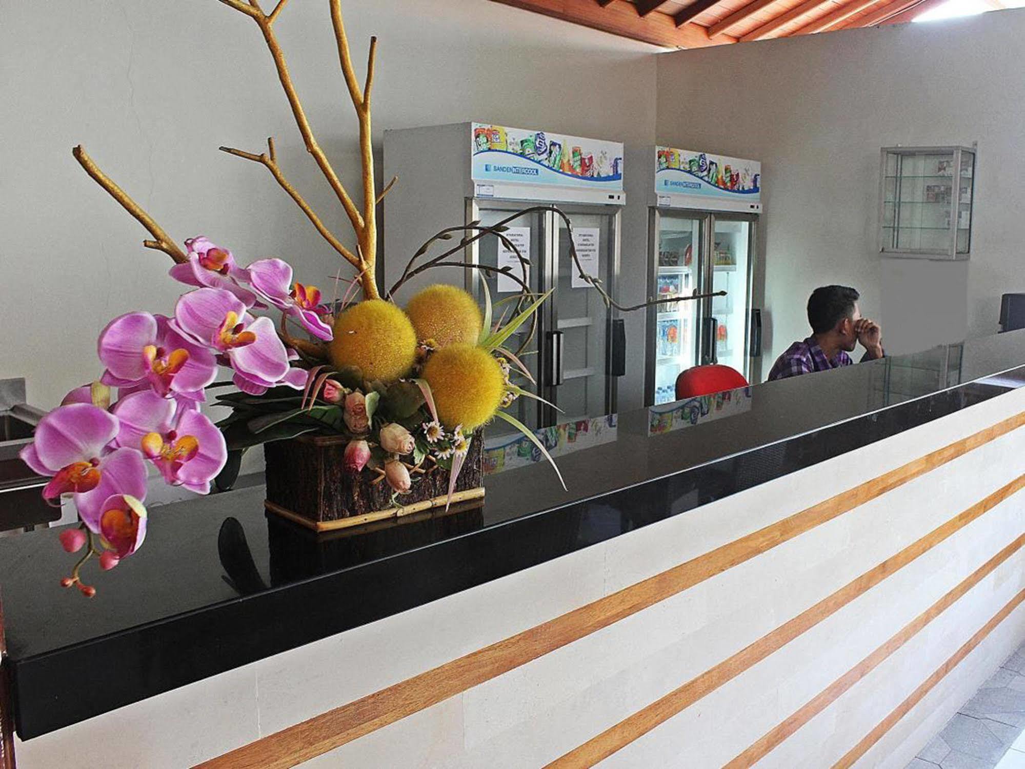 Mirah Hostel Legian Kültér fotó