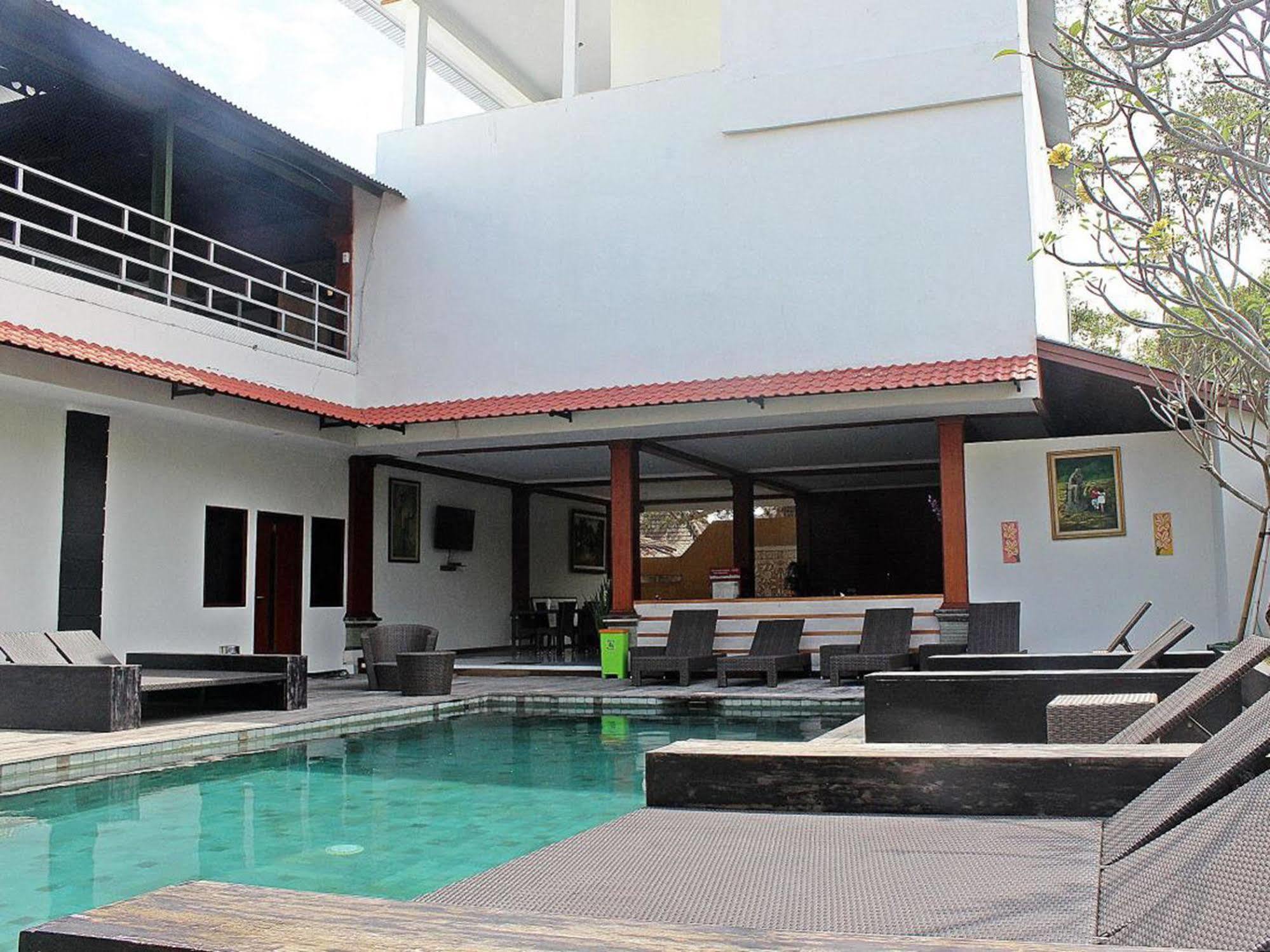 Mirah Hostel Legian Kültér fotó