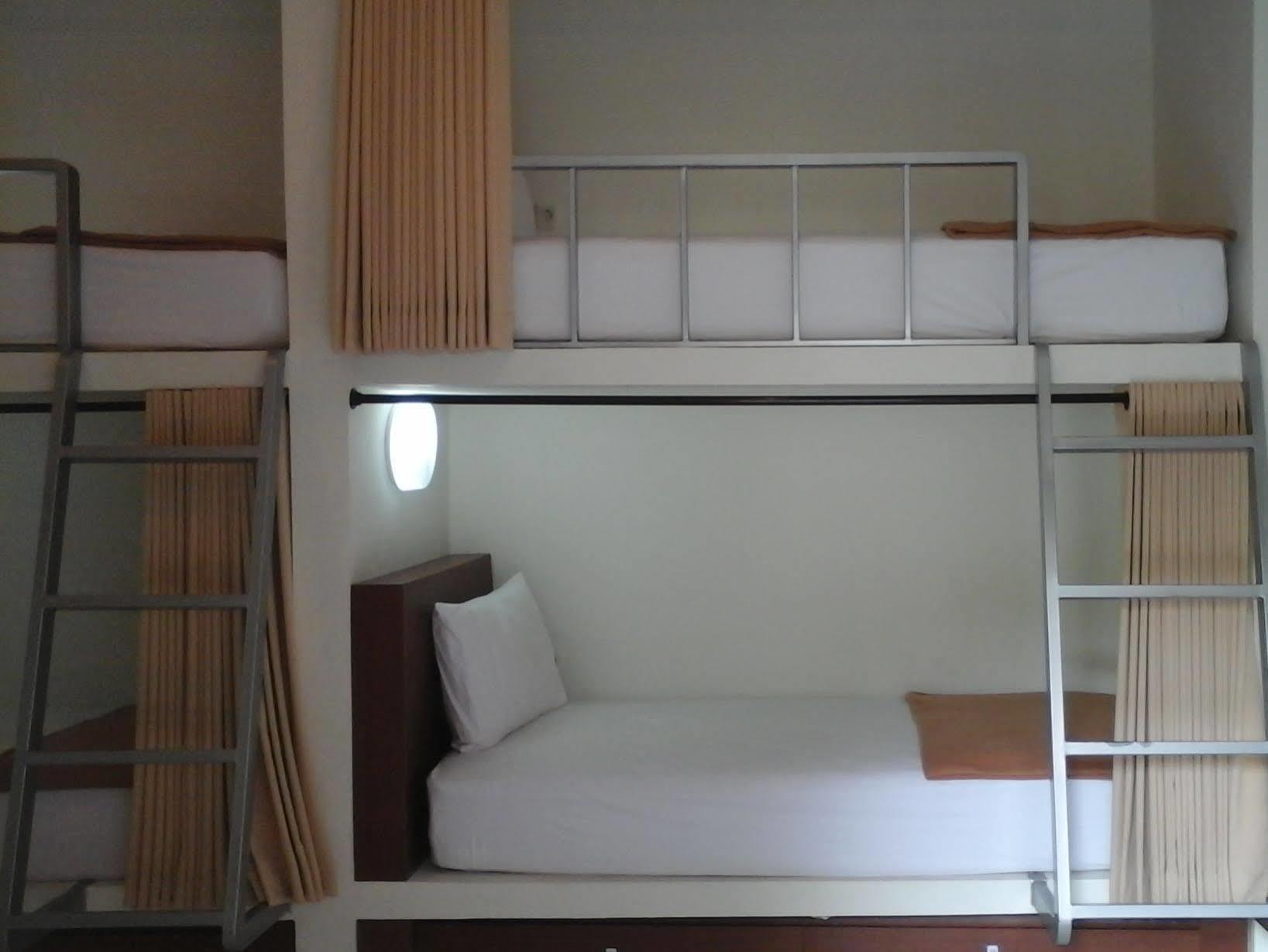 Mirah Hostel Legian Kültér fotó